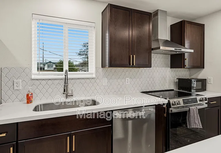 3623 S J St #C — Photo 4