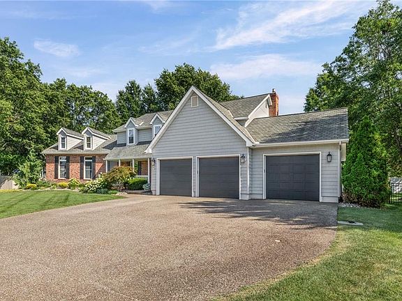5th image of 1501 E Sleepy Hollow Dr