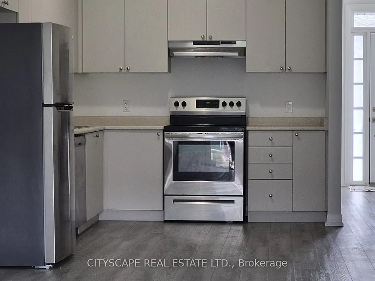550 Grey St #28 — Photo 16