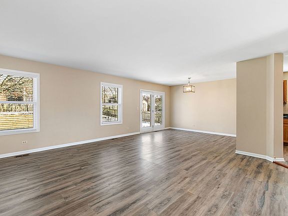 5th image of 4025 Peartree Dr