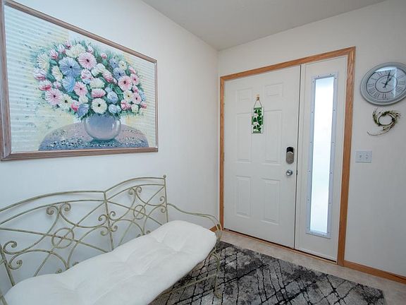 5th image of 38679 Holm Ave