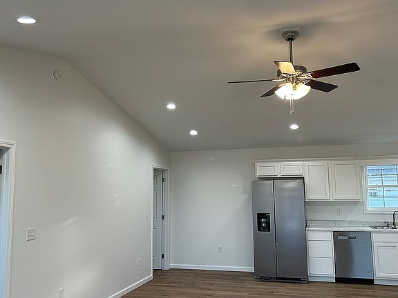 3rd image of 305 Nickles Ln