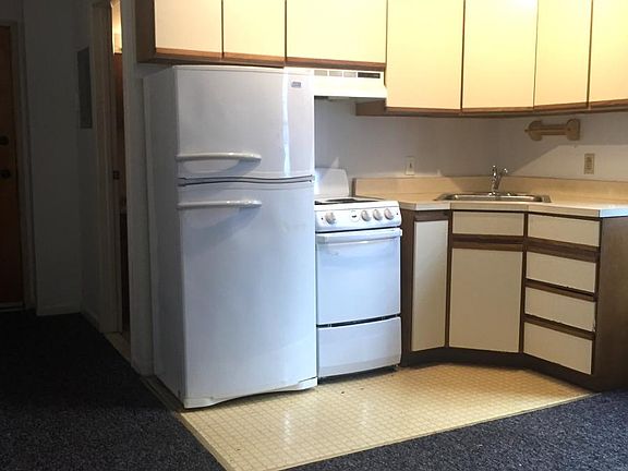 3rd image of 3022 Richmond St