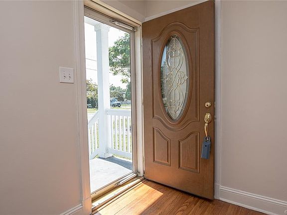 2nd image of 2114 Ingleside Ave