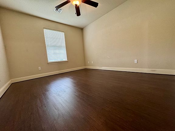 4th image of 2902 SW Warberry Ave
