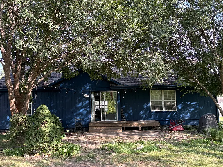 11834 Virginia Ave — Photo 4