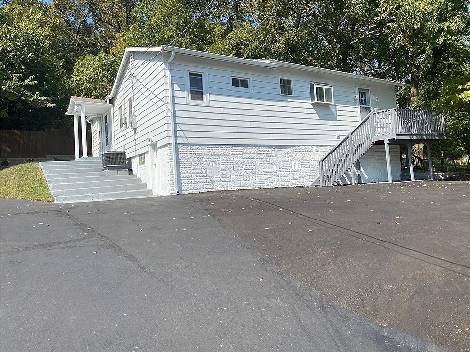 1st image of 806 Forest Ave