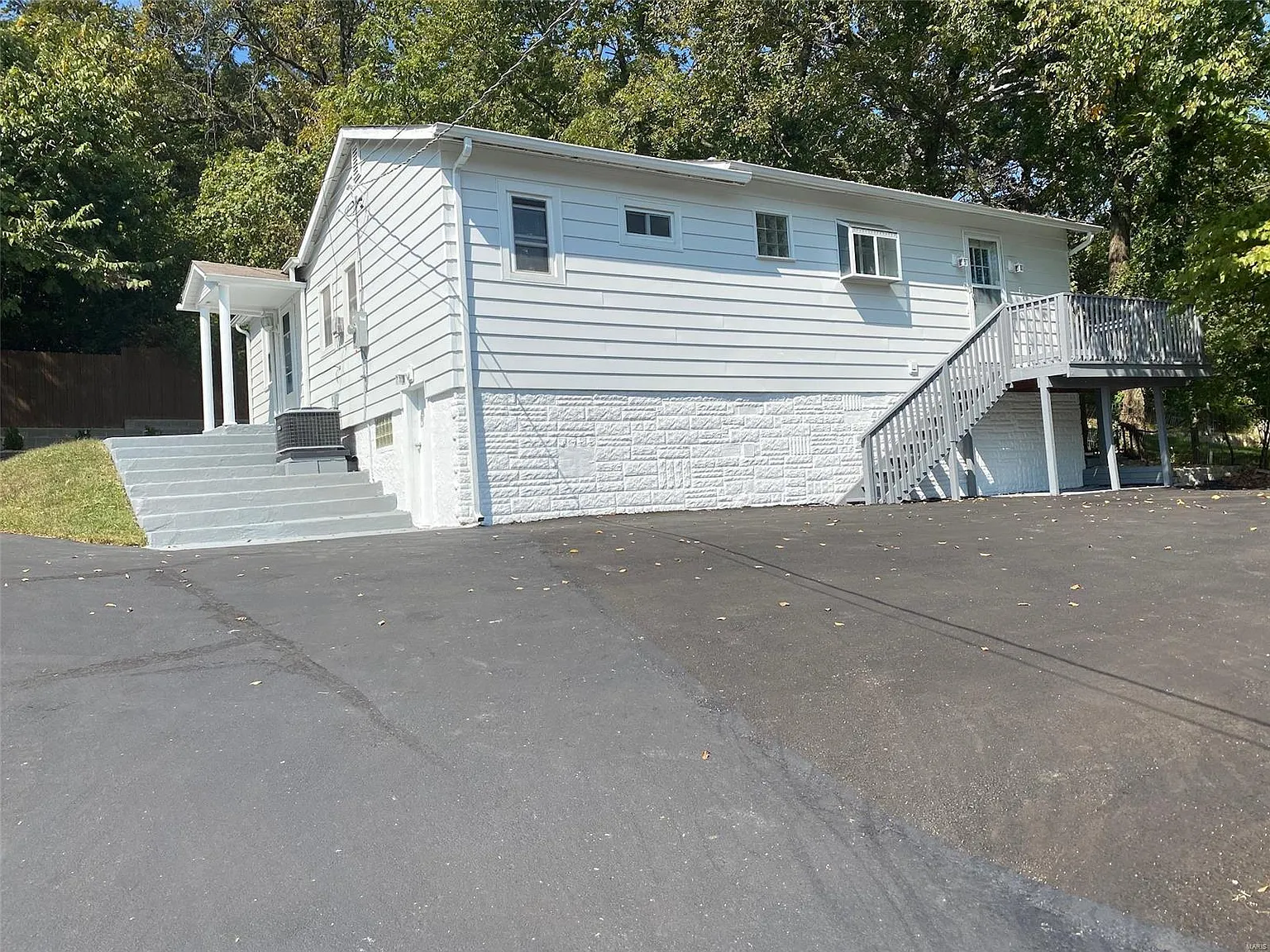806 Forest Ave photo 1
