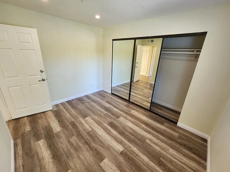 420 Riverdale Dr #11 — Photo 13