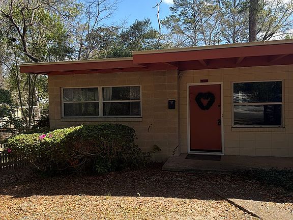 3rd image of 717 Edgewood St #717