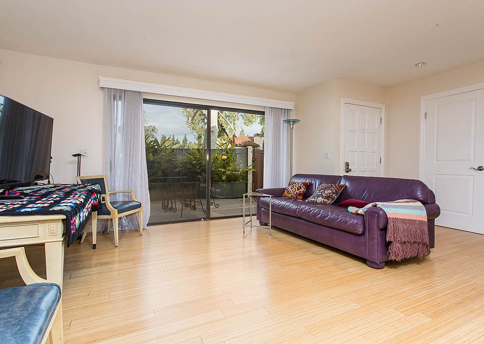 1st image of 5720 Owensmouth Ave Unit 167