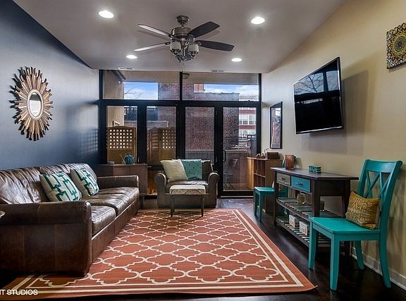 4th image of 3946 N Ravenswood Ave APT 410