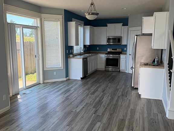 4th image of 17202 NE 13th Ave