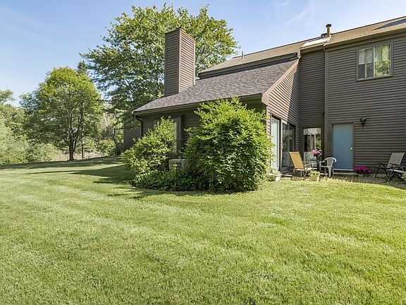 3rd image of 401 Colonial Dr Unit 11