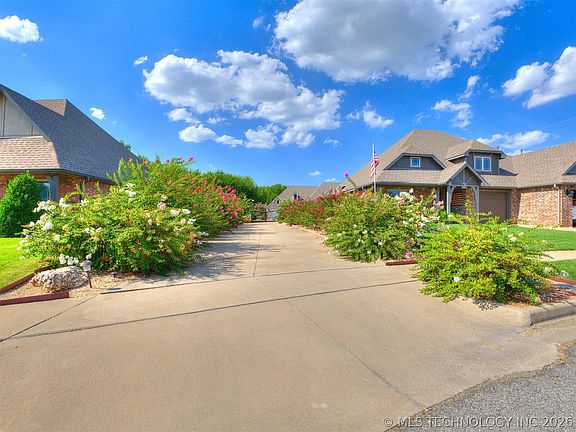 5th image of 8018 N 144th Ave E
