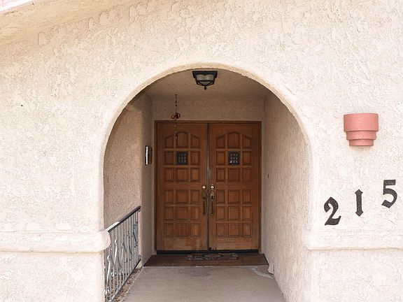 4th image of 215 Mulberry Ave