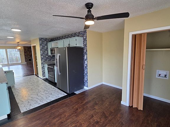 5th image of 211 Pine Knot Rd