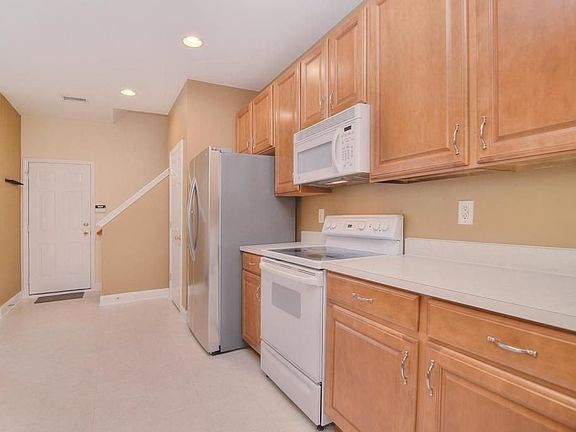 5th image of 15607 Chipping Dr