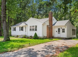 11 S Elizabeth St, Tewksbury, MA 01876