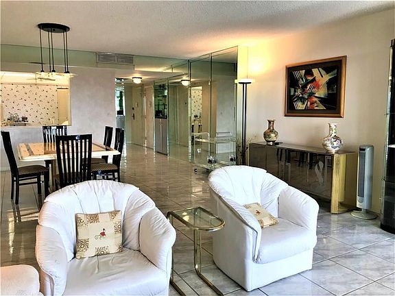 3rd image of 2500 Parkview Dr APT 1821