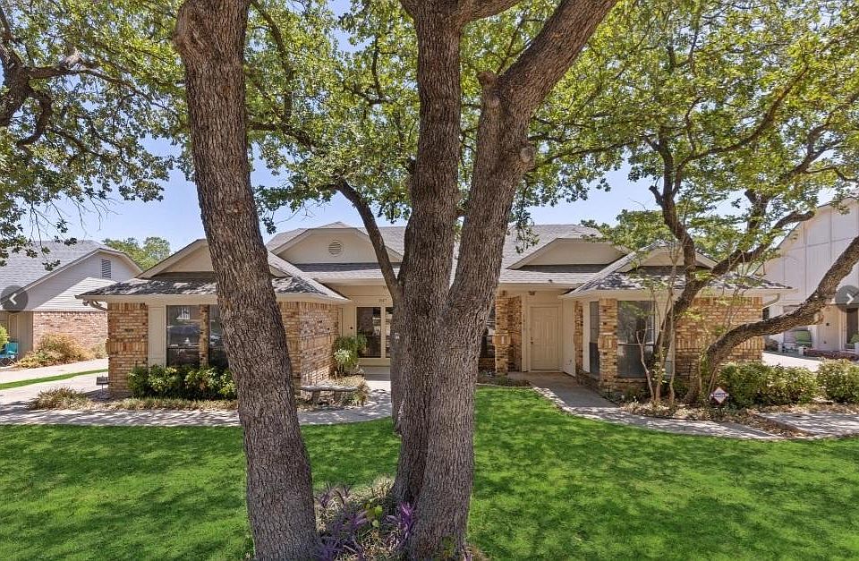1st image of 1819 Crooked Ln #1819