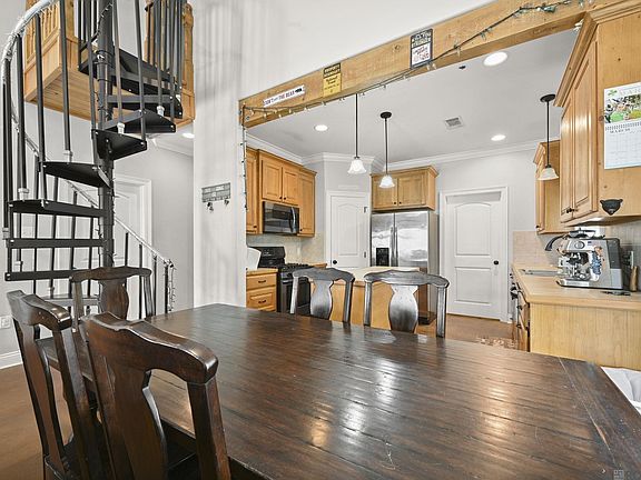 5th image of 8489 Lebeau Rd
