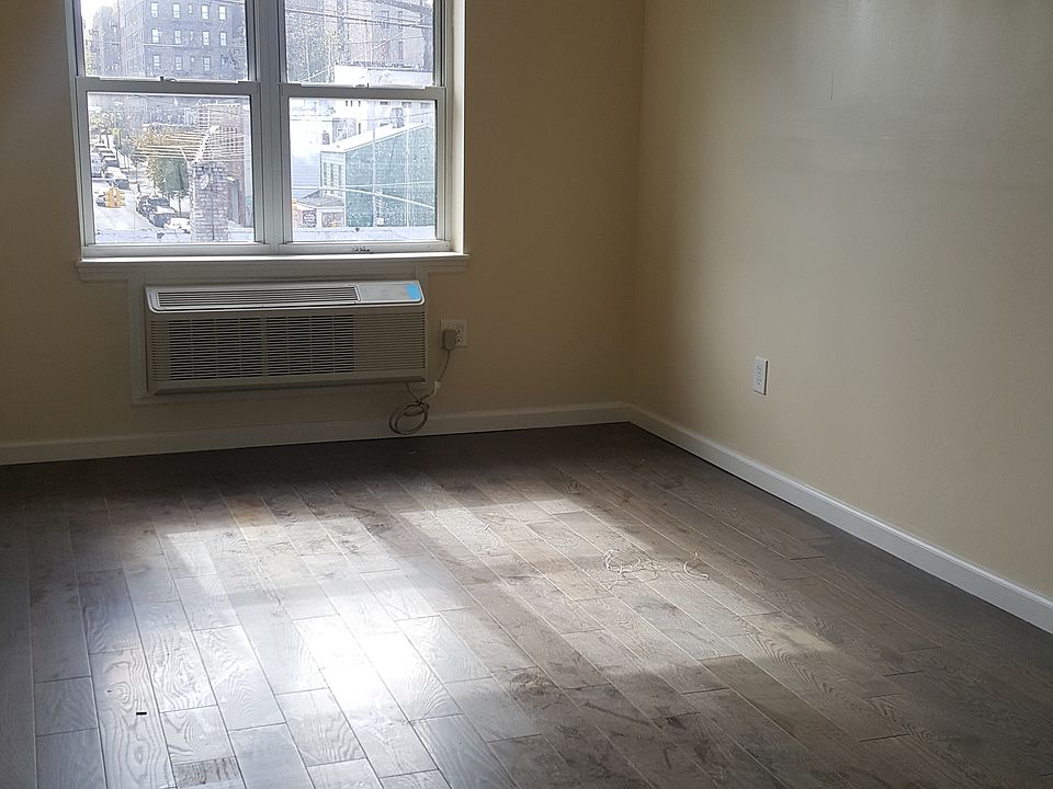 2nd image of 192 E 205th St