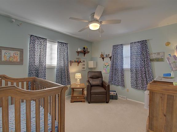 5th image of 2722 Pineview Dr