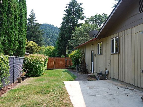 4th image of 10 N River Dr