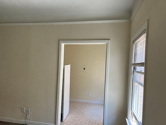 5th image of 657 S Cochran Ave #L400