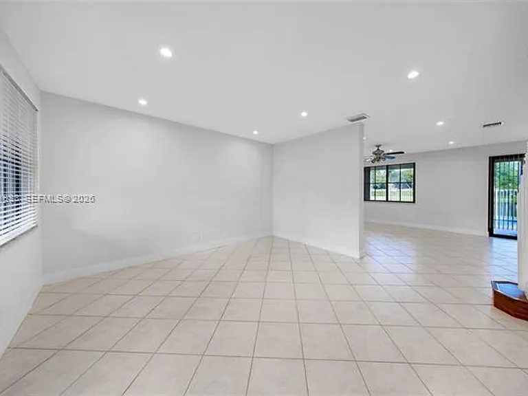 1538 Tamarind Ct #1538 — Photo 44