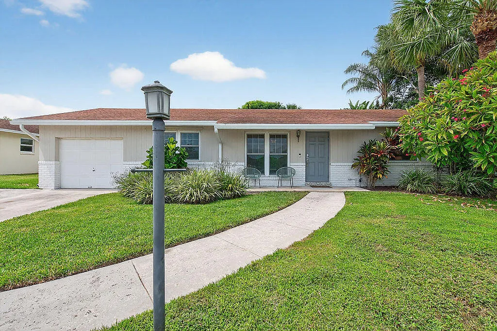 3 bed, 2.0 bath, 1540 sqft, $6,200 — Photo 2