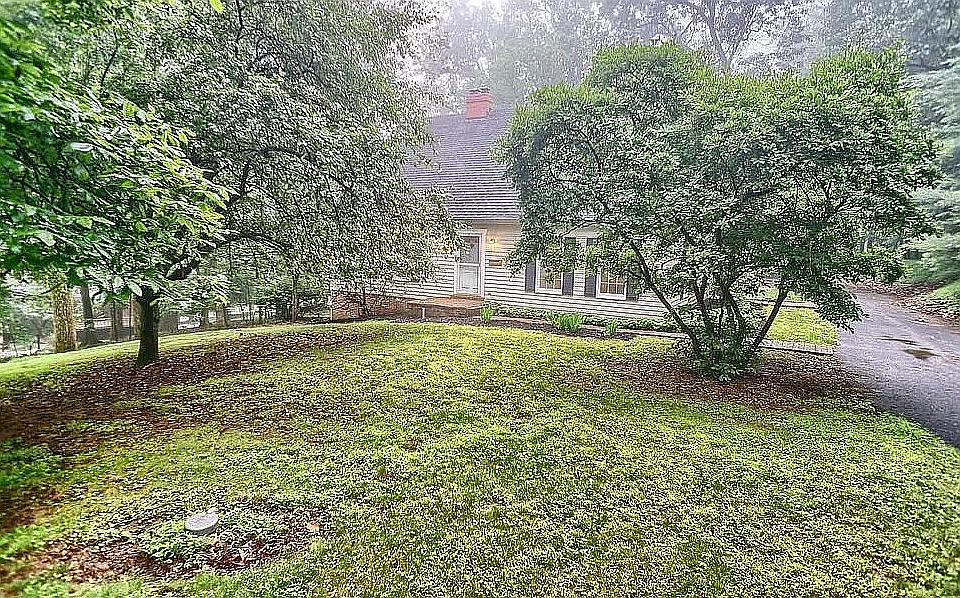 2nd image of 2310 Williams View Dr
