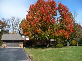 400 Arrowhead Dr, Troy, IL