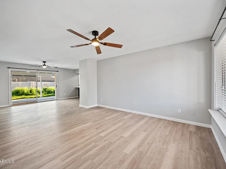 3409 E Campo Bello Dr — Photo 2