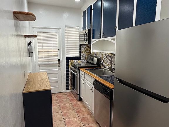 4th image of 2903 Sheridan Ave #Z