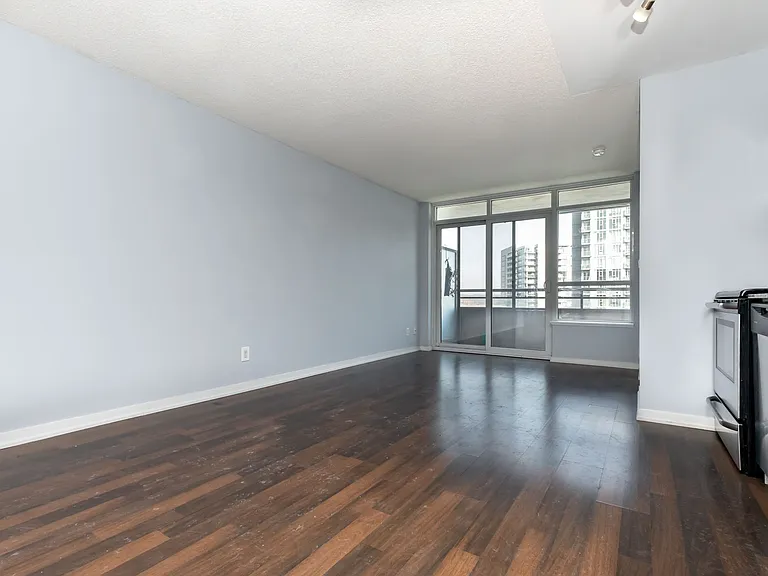 38 Joe Shuster Way — Photo 23