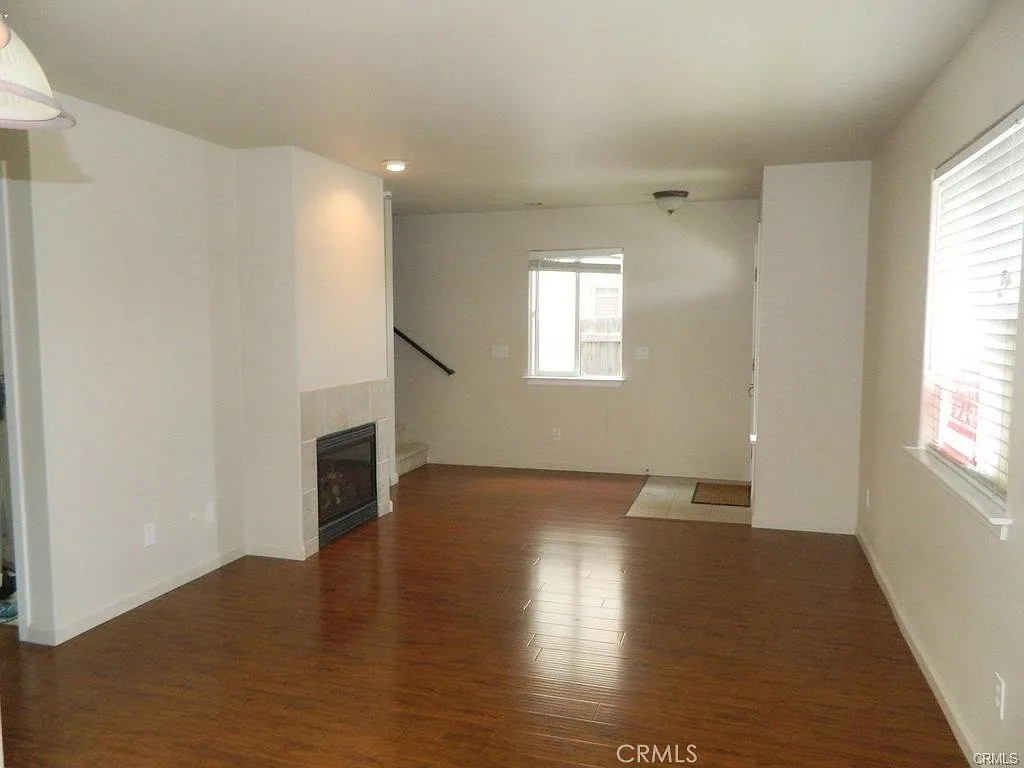 Building Photo - 1093 Belridge St