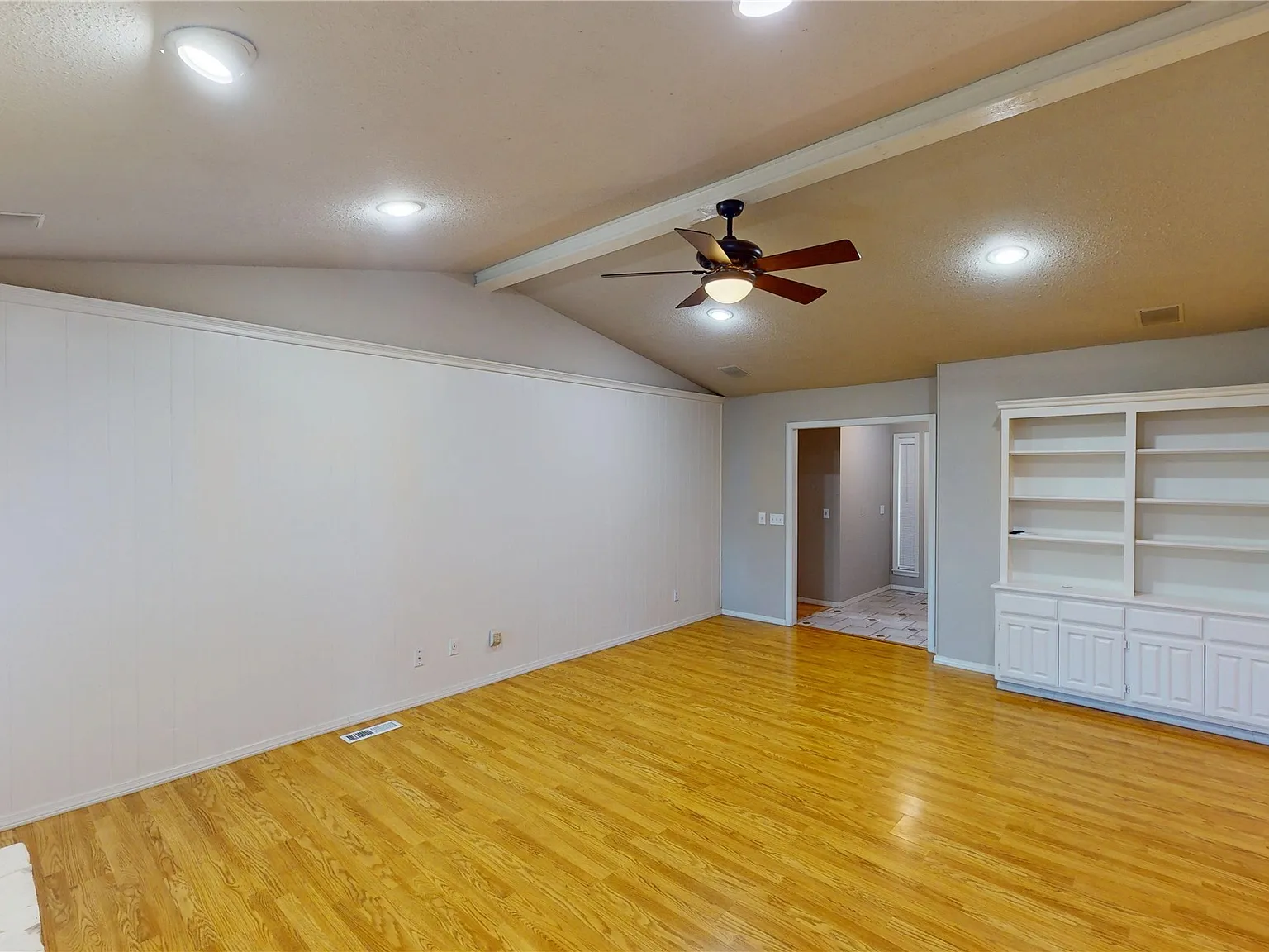 3 bed, 2.0 bath, 1744 sqft, $1,700 — Photo 4