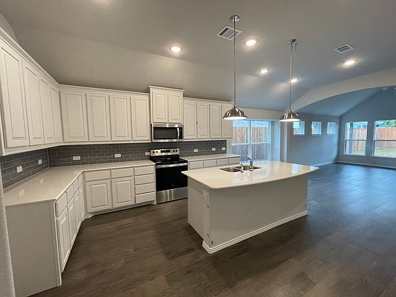 3rd image of 720 Long Iron Dr