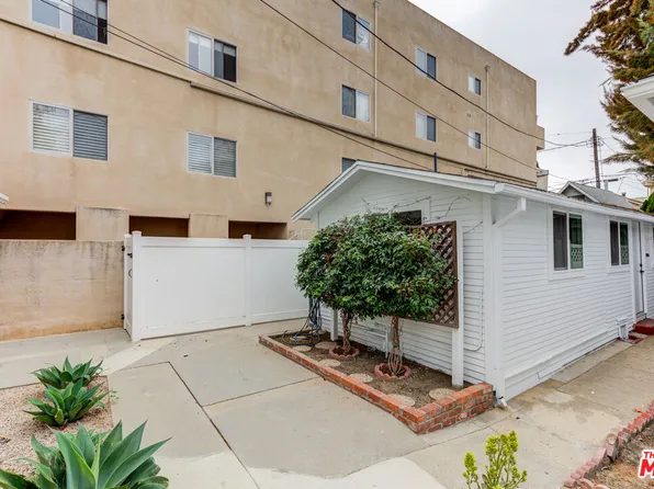 11918 Rochester Ave, Los Angeles, CA 90025