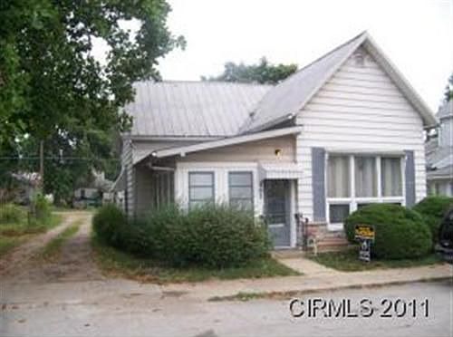 1st image of 403 E Chestnut St