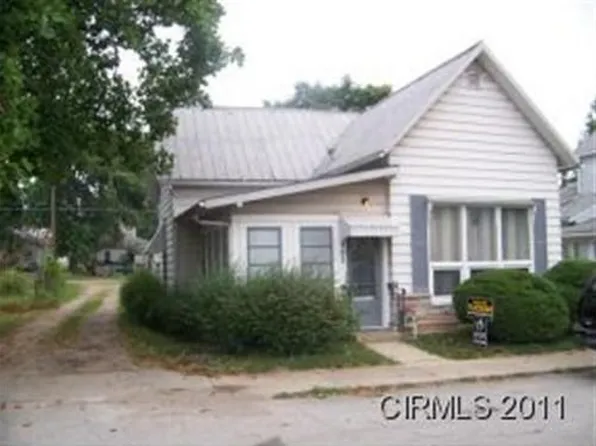 403 E Chestnut St, Hartford City, IN 47348