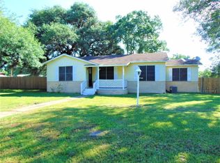 601 Pat Cleburne St, Yoakum, TX 77995