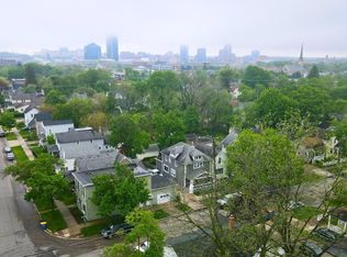 900 4th St NW APT 1, Grand Rapids, MI 49504