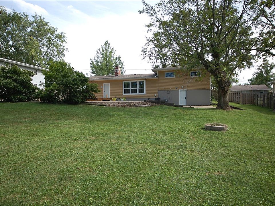 2nd image of 7 E Pepperidge Ct