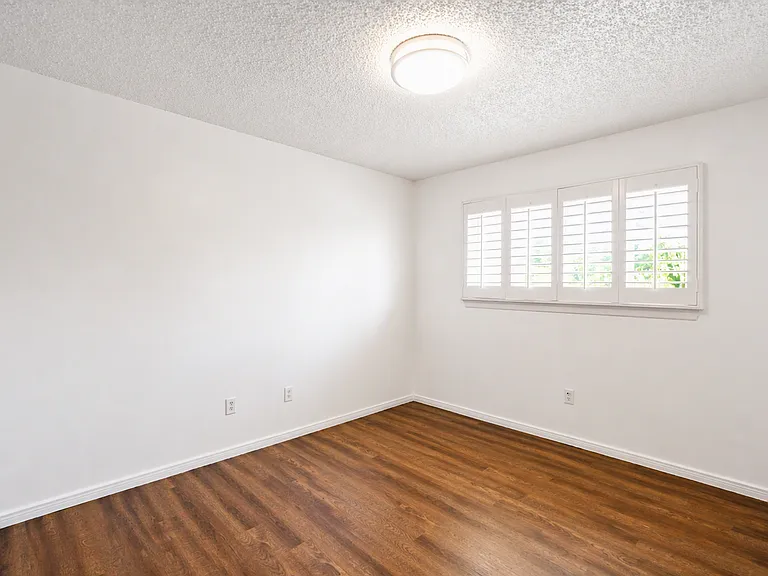 220 Lilac Ct — Photo 28