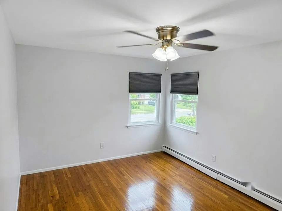 242 Munro Blvd #2