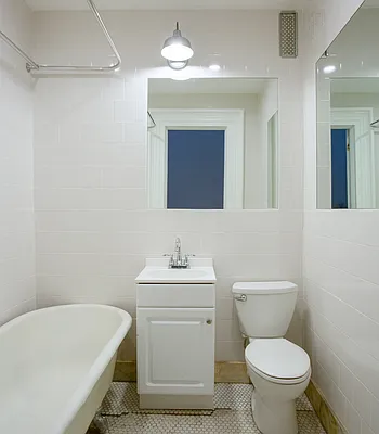 Rented by Realty Collective | media 35