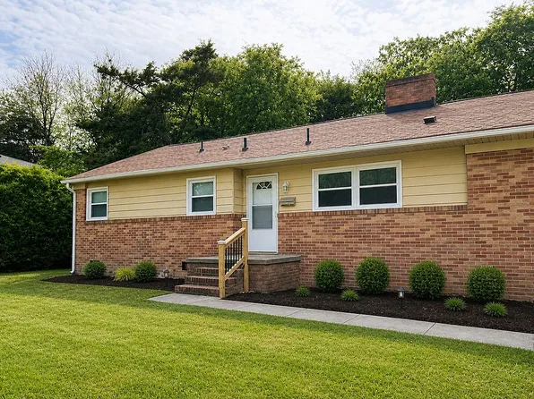 1 Westbrook Dr, Hampton, VA 23666